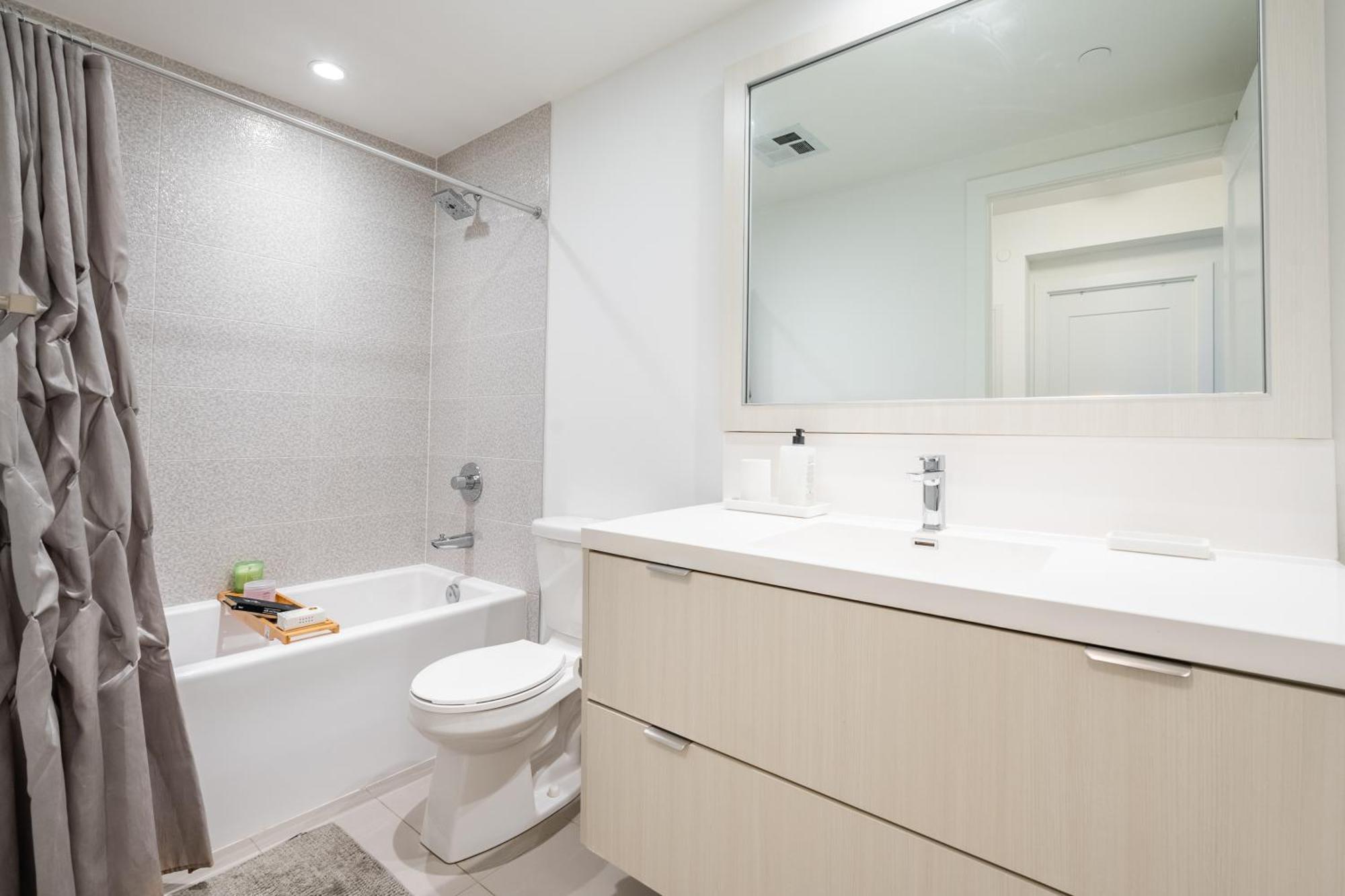 Spacious Corner Apartment Downtown Toronto Buitenkant foto
