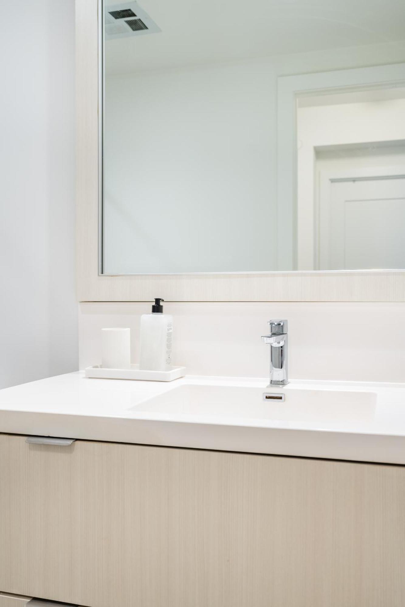 Spacious Corner Apartment Downtown Toronto Buitenkant foto