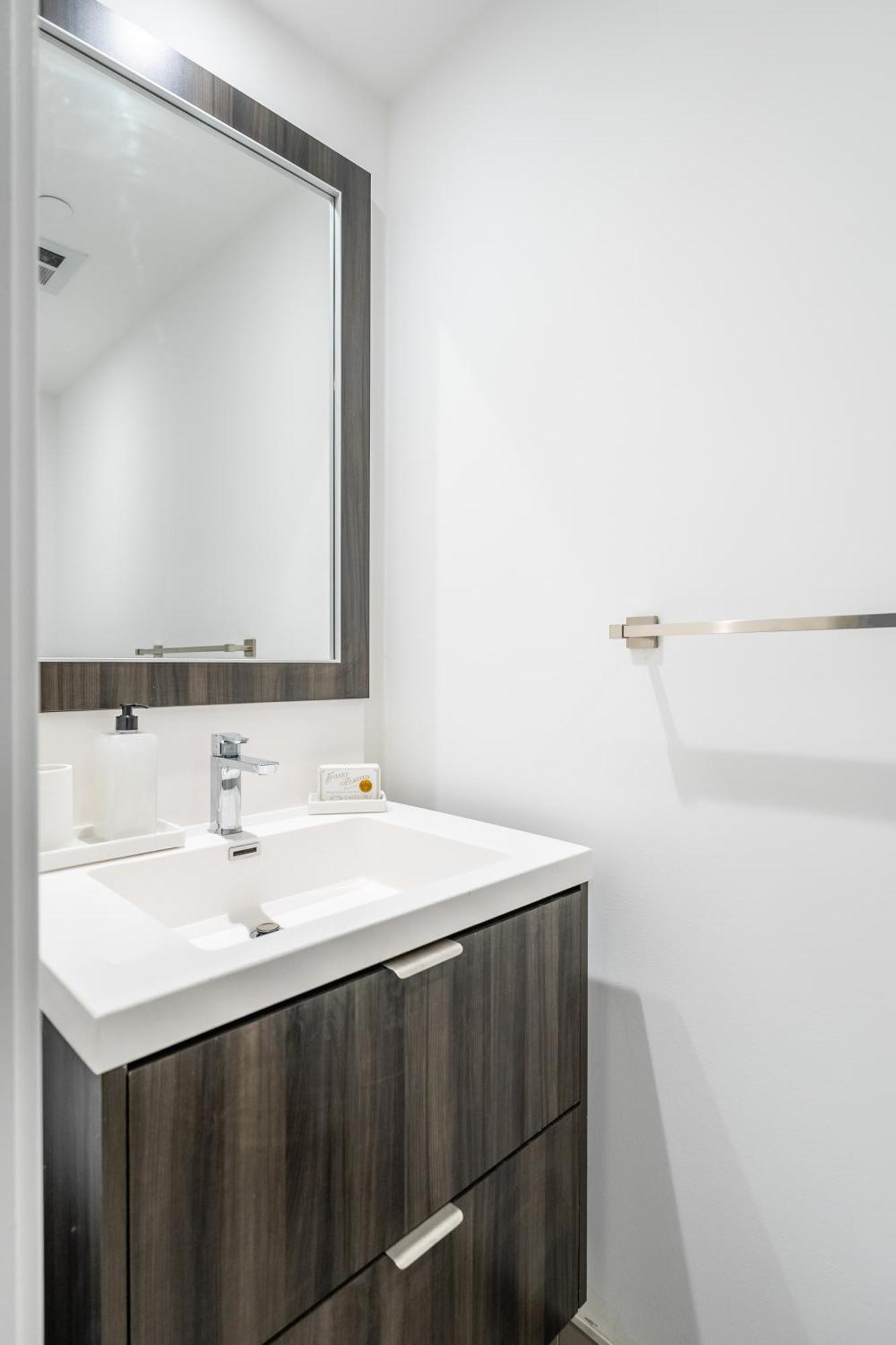 Spacious Corner Apartment Downtown Toronto Buitenkant foto