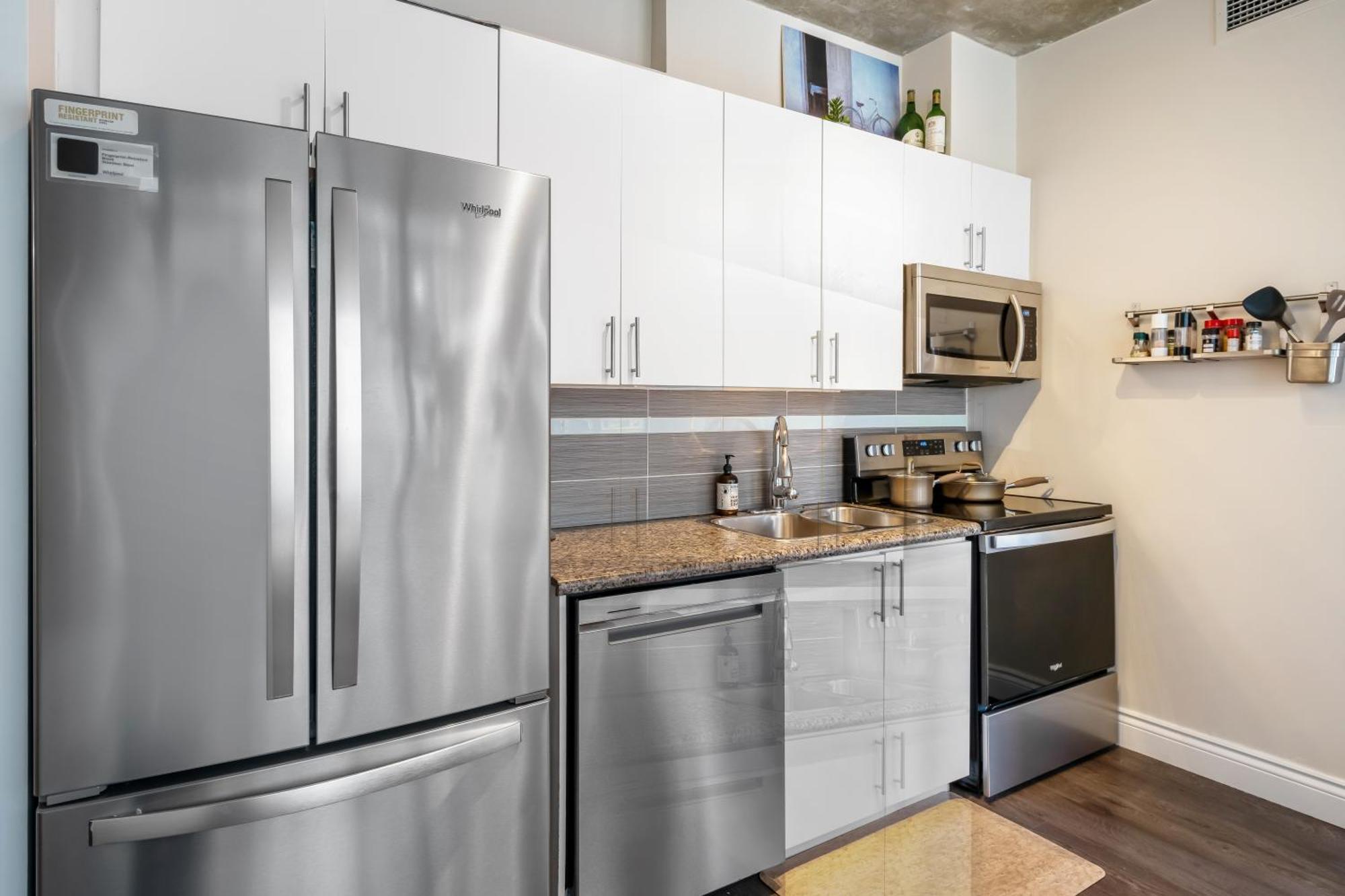 Spacious Corner Apartment Downtown Toronto Buitenkant foto